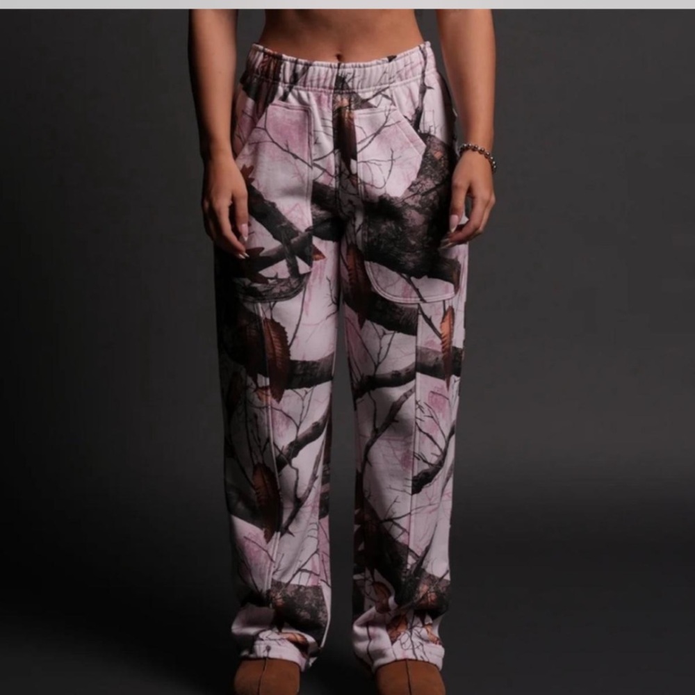 Dual She Wrath Sweats in Brown/Light Mauve Woodland Camo